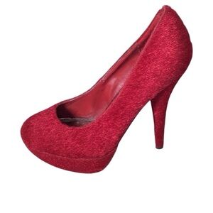 Breckelles Fuzzy Red Shoes EUC size 9